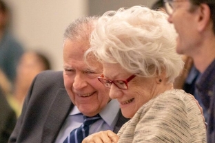 Professor Martin Wachs and his wife, Helen, at the 2019 Wachs Lecture, delivered by David Levinson. (Photo by Stan Paul/UCLA Luskin)
