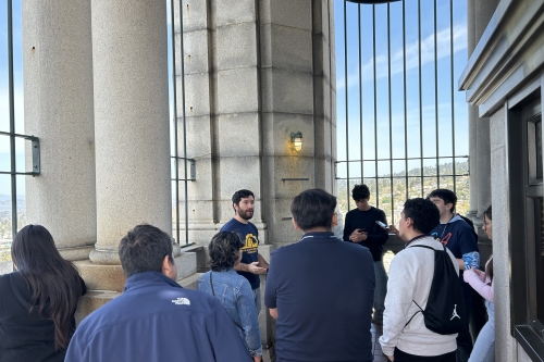 (CEE)² Ambassador leading a Campus Engineering Tour